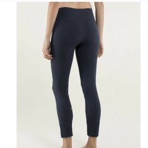 Lululemon Ebb to street pant! Size 4